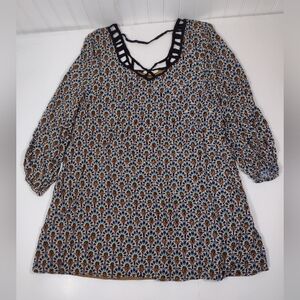 Entro Patterned Blouse with Black and Brown Accents Size (L)